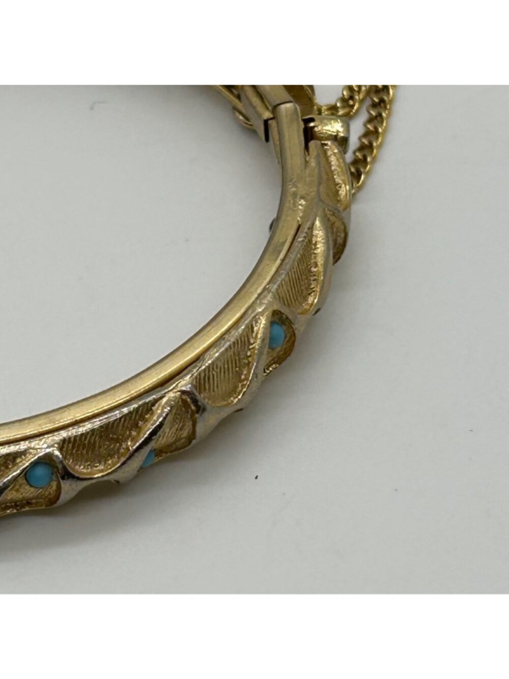 Vintage Gold-Toned Bracelet Hinged Textured Turquoise-Color Stones Safety Chain - Picture 7 of 16